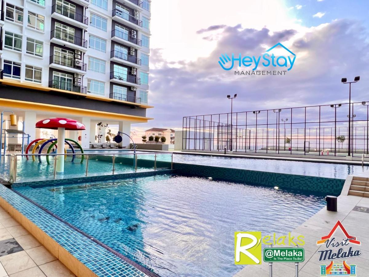 Novo 8 Residence Bachang By Heystay Management Kampong Tambak Экстерьер фото